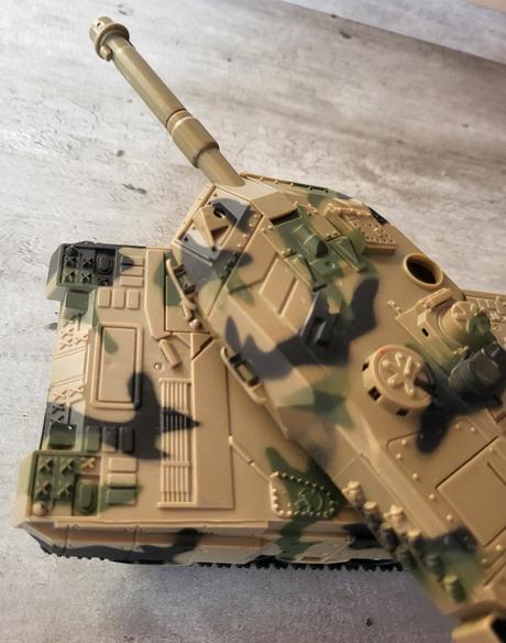 Vojenský tank,
