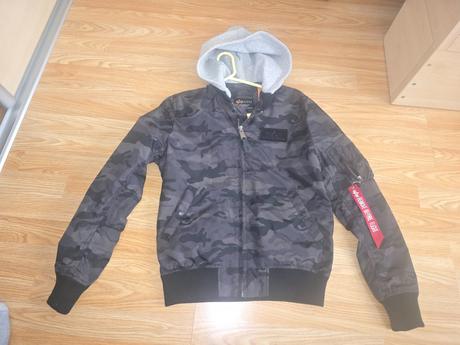 Prechodna bundicka, s