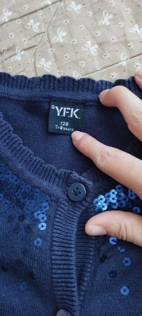 Dievčenský sveter, 128