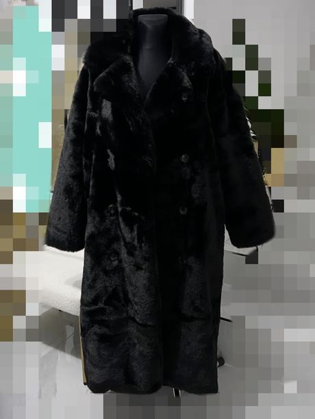 Maxi čierny kožuch, 