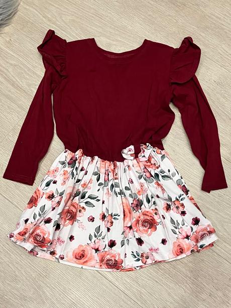 Dievčenské šaty s volánmi, 116