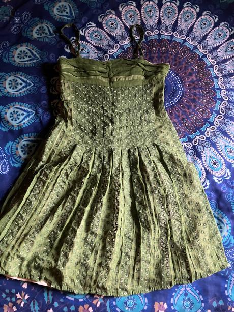 Zelené šaty na ramienka, s