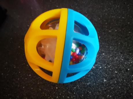 Loptička na prvé úchopy dieťatka, 