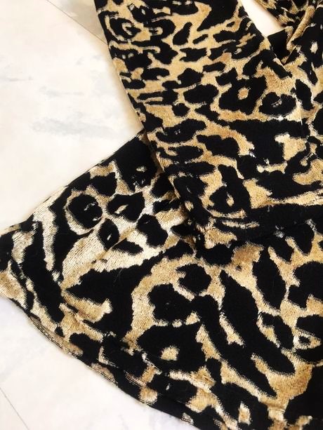 Jemné tričko so zvieracím vzorom, m