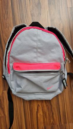 Malý ruksak, nike