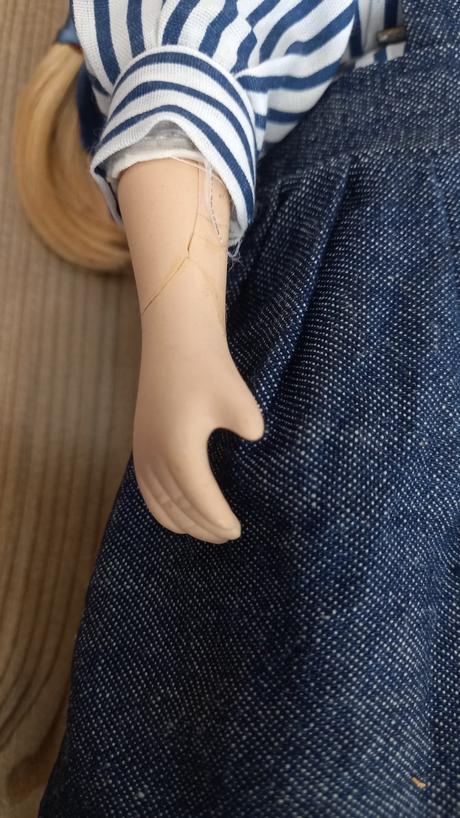 Keramicka babika so stojanom, 