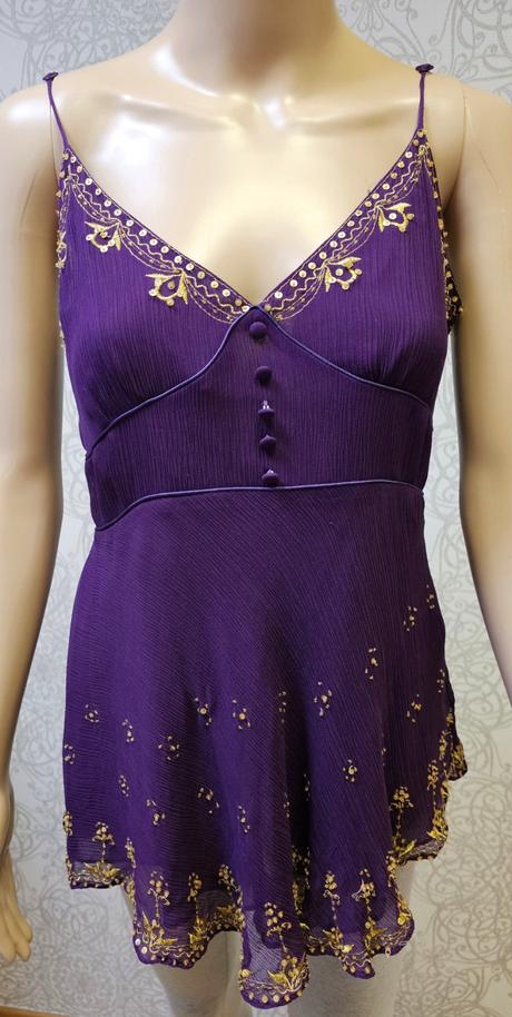 Top so zlatou aplikáciou, new look,38