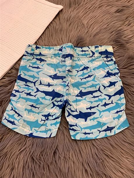 Chlapčenské šortky so žralokmi h&m (98), h&m,98