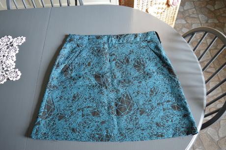 Krásna kvalitná sukňa, l