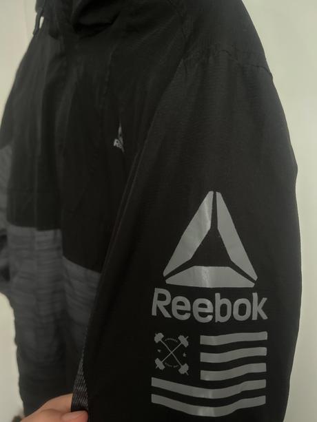 Šuštakova vetrovka, reebok,158