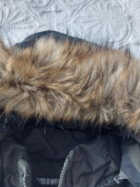 Paperova zimná bunda, 116