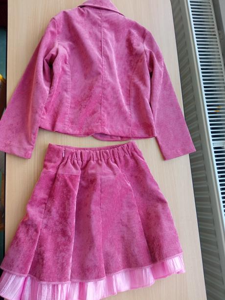 Menzestrova suknova súprava, 122