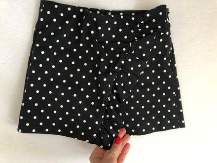 Šortky so vzhľadom suknicky, zara,122