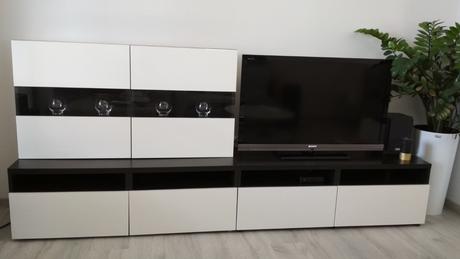 Skrinka na tv so zásuvkami, 