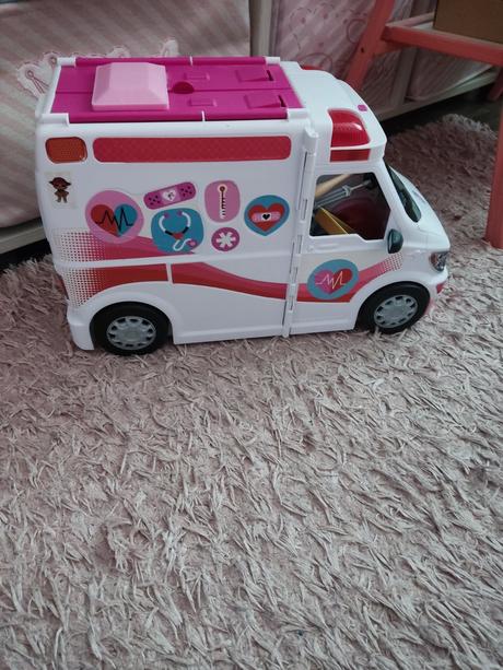Barbie sanitka, 