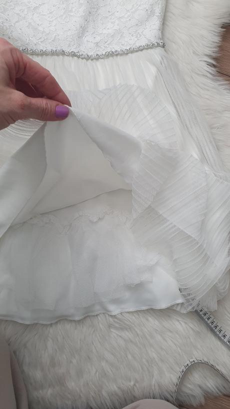 Slávnostné biele saty, 128