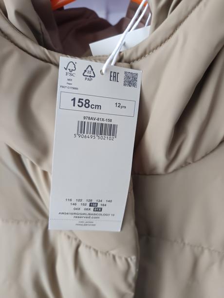 Dlhá bunda, reserved,158