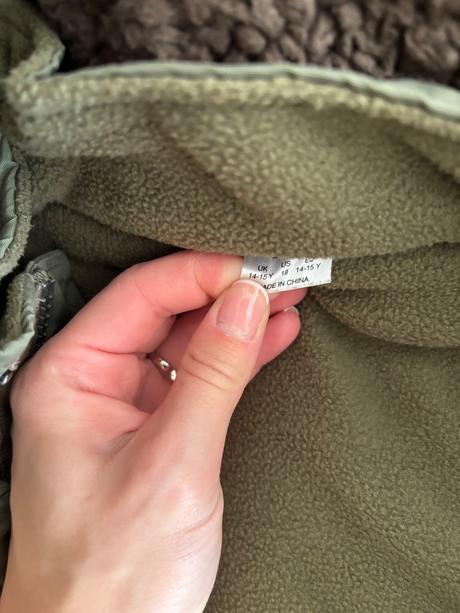 Predám teplu zimnú bundu s kožušinou, f&f,s