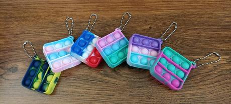 Pop it prívesok - štvorec,