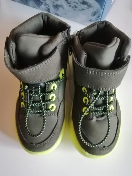 Tenisky, reserved,24