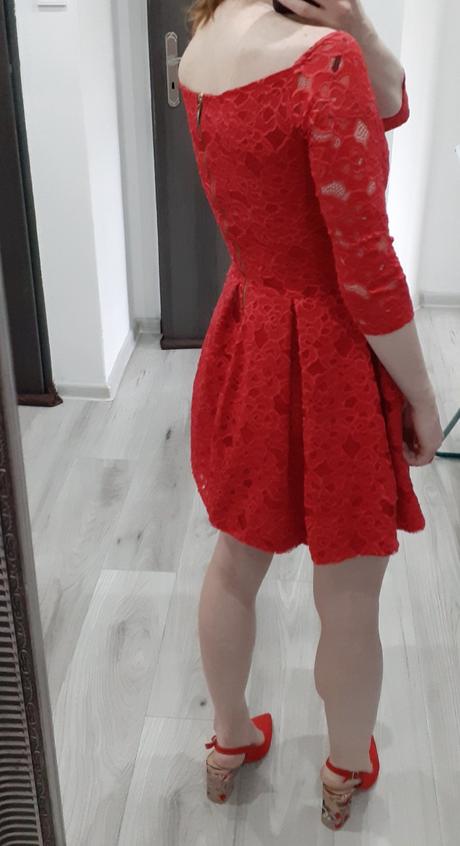 Carmen červené šaty, s
