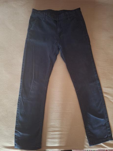 Tmavomodré nohavice, 128