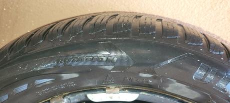 Predám 2ks zimné pneumatiky goodyear 205/55/r16,