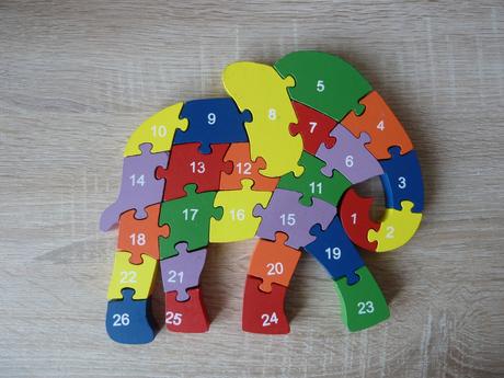 Drevene puzzle slonik,