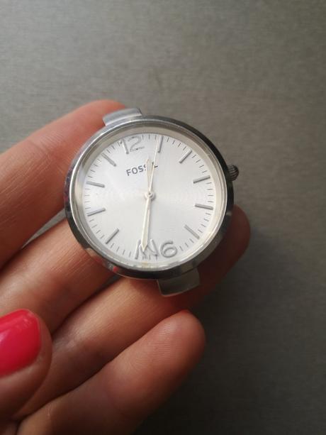 Fossil hodinky, fossil