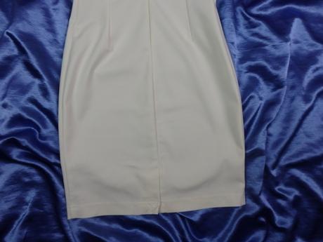 Kvalitné puzdrové šaty, s