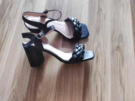 Čierne sandále, 37