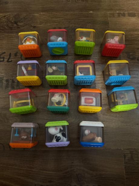 15ks interaktívnych kociek,