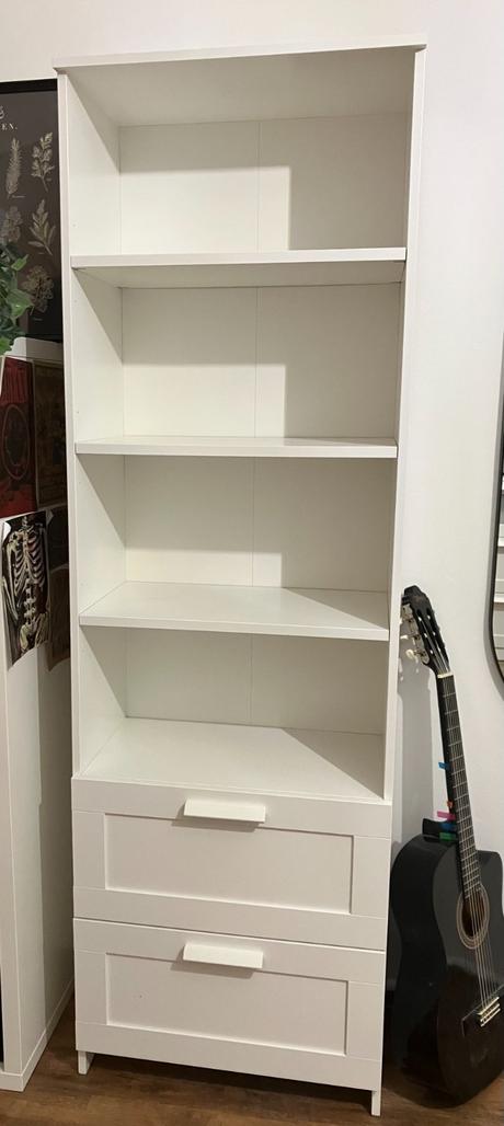 Knižnica brimnes ikea,