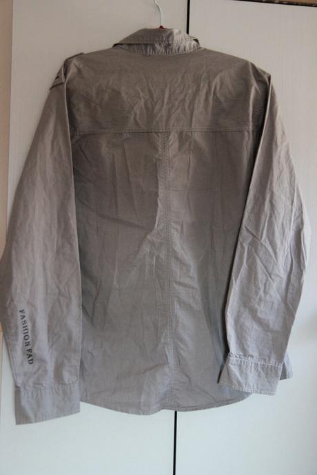 Šedá bavlnená pásikavá pánska slim fit košeľa l, l