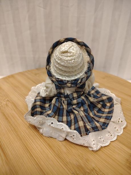 Zberateľská porcel. bábika, pôvodné balenie 11 cm, 