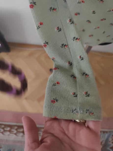 Tričko s drobnými kvietkami, gap,152