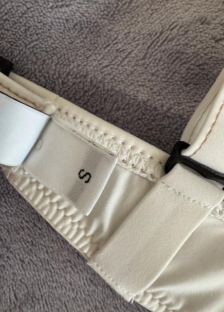 La perla vršok od plaviek, s