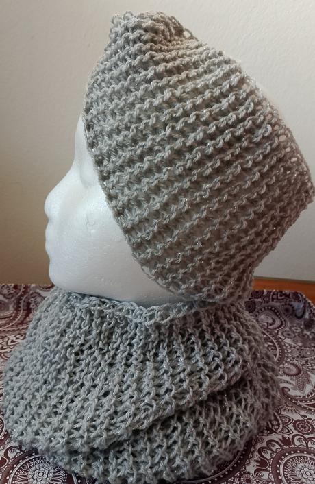 Čelenky a nákrčníky,