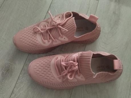 Ponožkové tenisky, 38