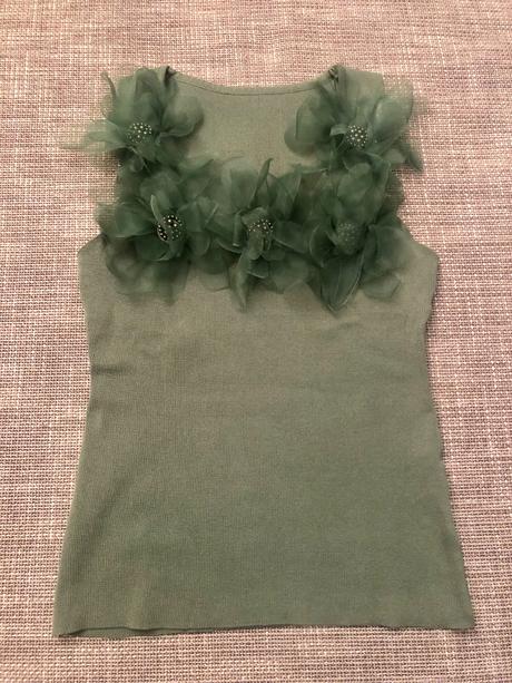 Luxusný top s kvetmi, veľkosť s, s