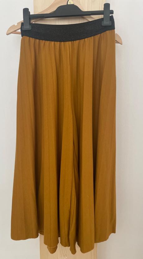 Horcicove upletove plisovane nohavice,