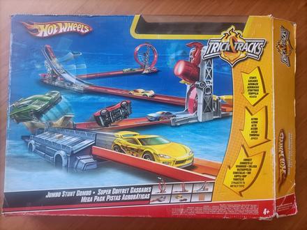 Hot wheels jumbo stunt combo,