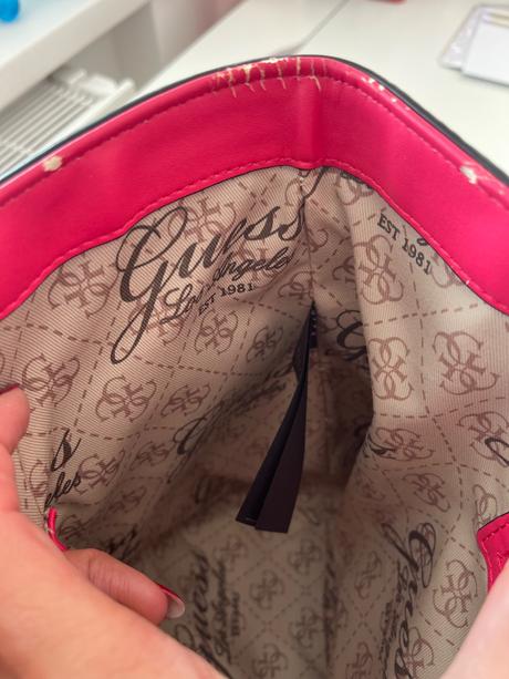 Kabelka guess, guess