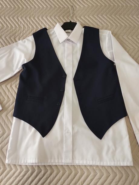 Sviatočný set nohavice, vesta a košeľa, 152