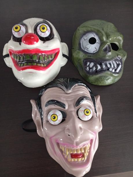 Halloweenske masky plastové, 