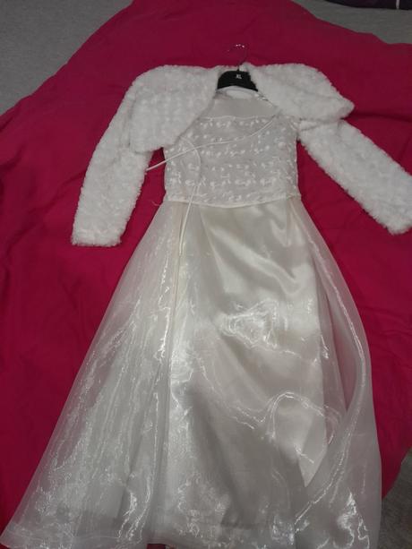 Šaty na prijimanie, 140