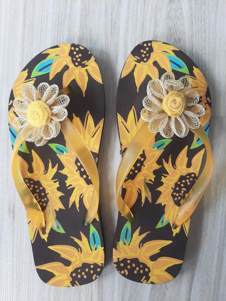 Žabky velk. 41 a čierne tenisky velk. 42., 41