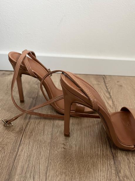 Béžové sandálky asos, 36