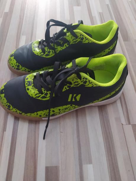 Tenisky + chranice, 31