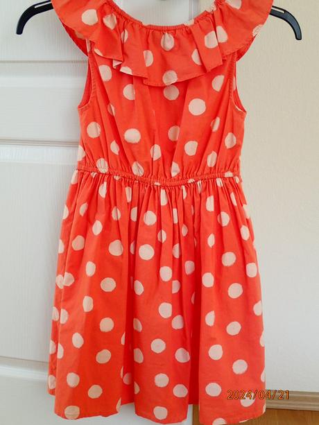 Krásne šatky kiabi, 134